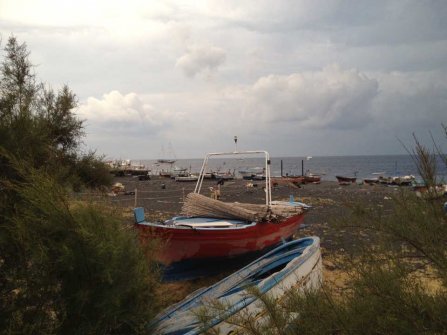 Spiaggia di Stromboli dopo la pioggia
