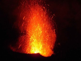 stomboli che vive! eruzione a stromboli